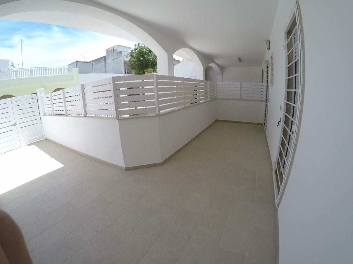 casa vacanze coralloholiday Hotel Torre Lapillo Exterior foto